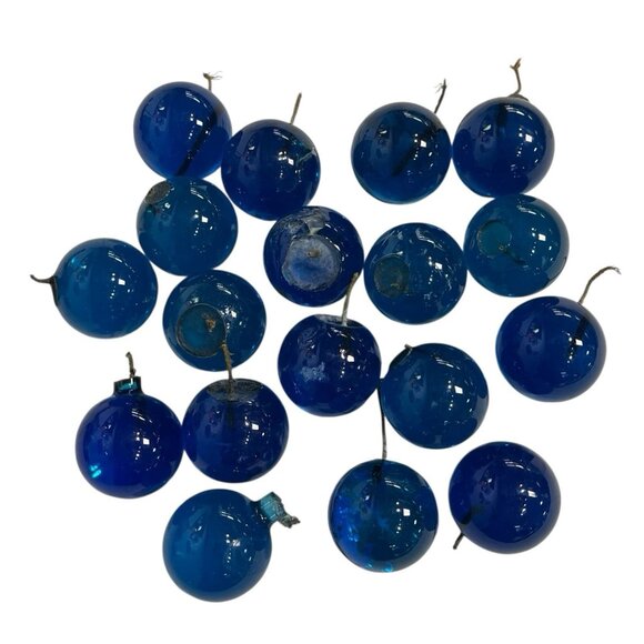 Vintage Lucite Acrylic Blue Grapes Loose Lot Of 18 MCM 2" - Picture 1 of 16